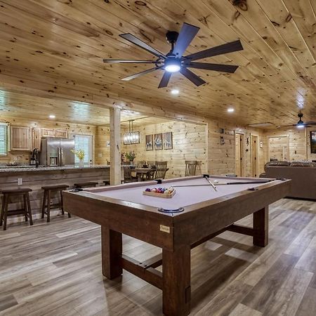 Hidden Creek, Pool Table, Hot Tub, 1089 Free Tickets Each Paid Day, Dollywood And More Gatlinburg Exterior photo