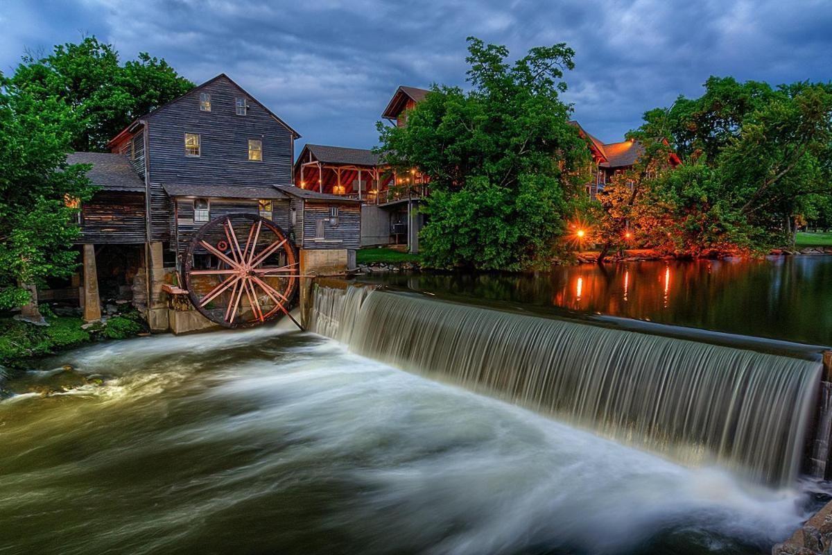 Hidden Creek, Pool Table, Hot Tub, 1089 Free Tickets Each Paid Day, Dollywood And More Gatlinburg Exterior photo