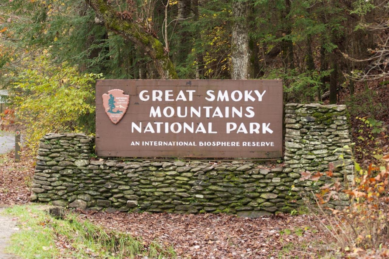 Hidden Creek, Pool Table, Hot Tub, 1089 Free Tickets Each Paid Day, Dollywood And More Gatlinburg Exterior photo