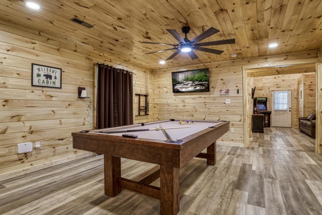Hidden Creek, Pool Table, Hot Tub, 1089 Free Tickets Each Paid Day, Dollywood And More Gatlinburg Exterior photo