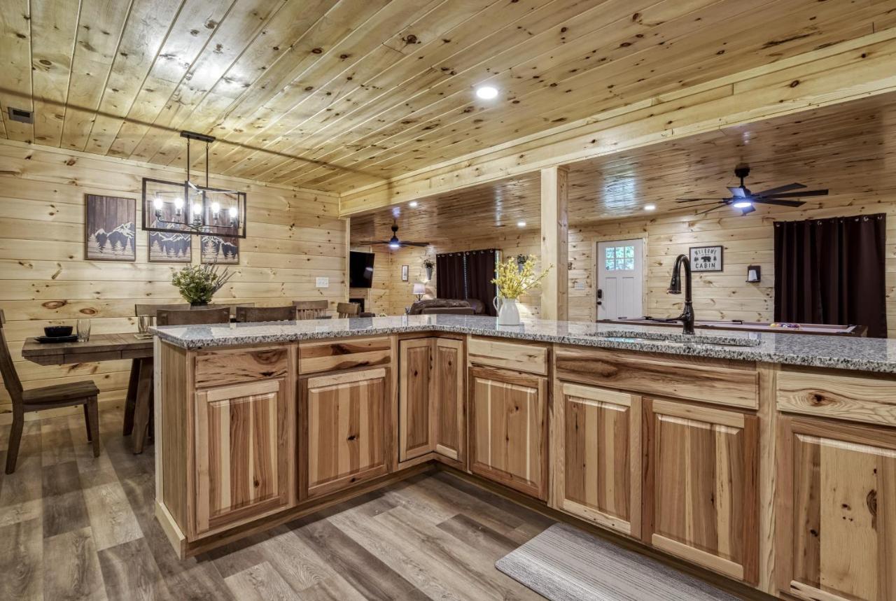 Hidden Creek, Pool Table, Hot Tub, 1089 Free Tickets Each Paid Day, Dollywood And More Gatlinburg Exterior photo
