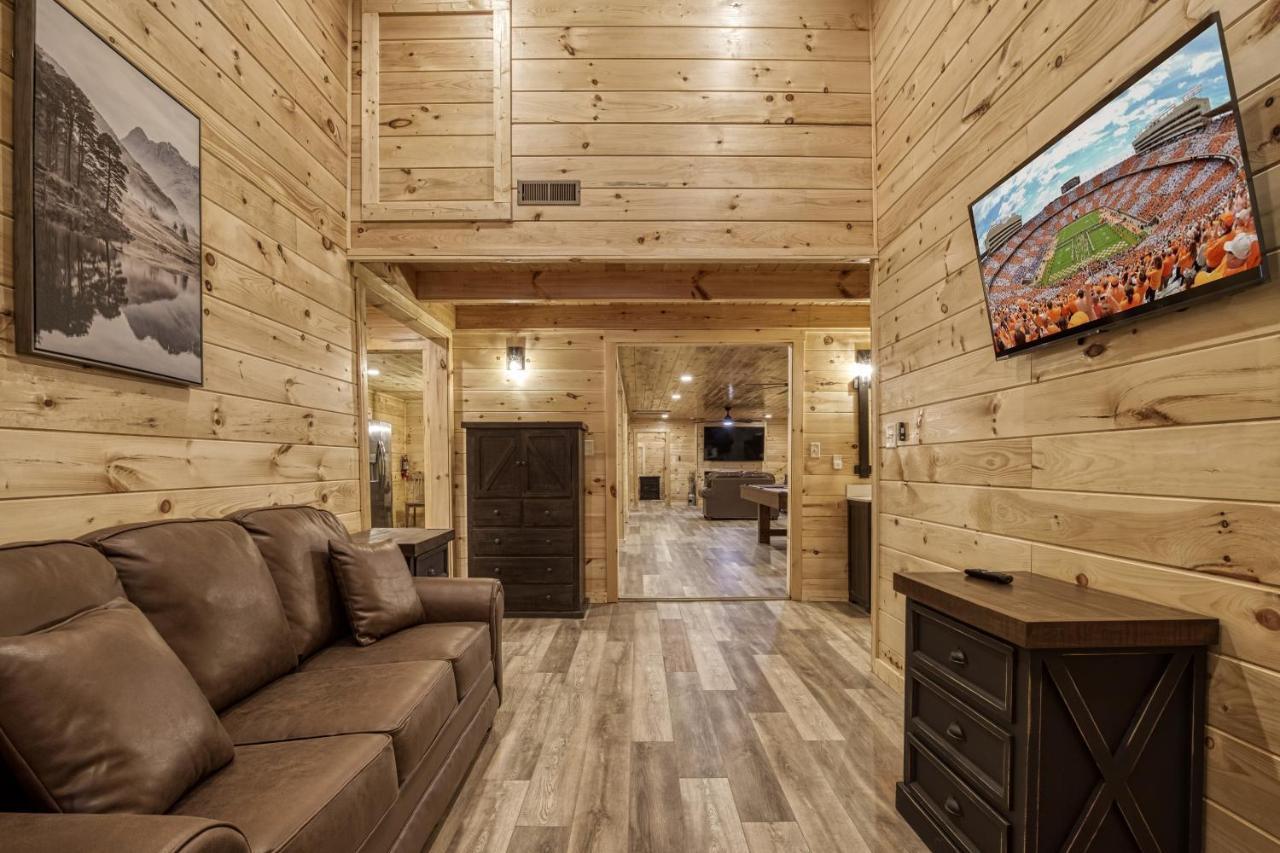 Hidden Creek, Pool Table, Hot Tub, 1089 Free Tickets Each Paid Day, Dollywood And More Gatlinburg Exterior photo