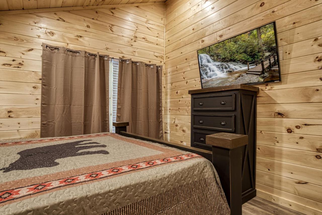 Hidden Creek, Pool Table, Hot Tub, 1089 Free Tickets Each Paid Day, Dollywood And More Gatlinburg Exterior photo