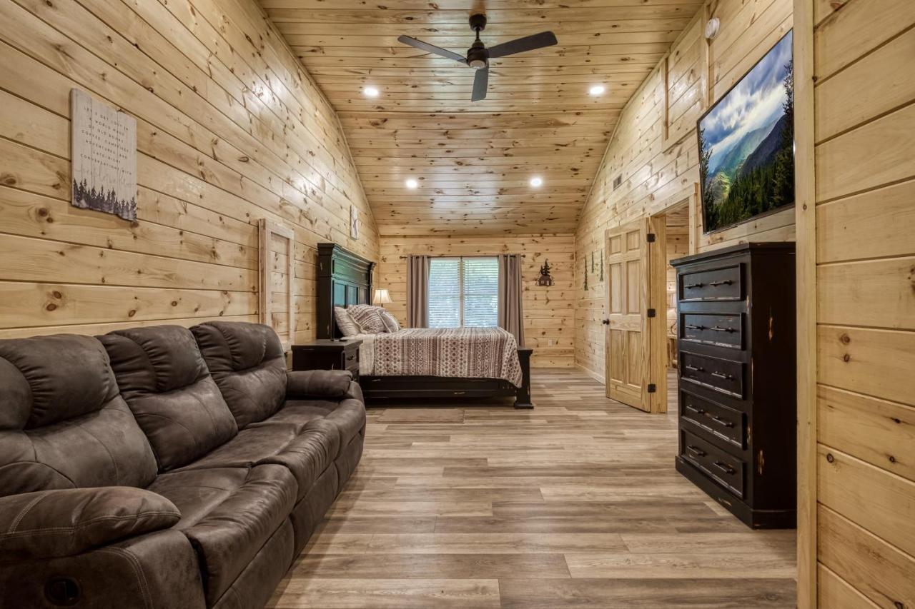 Hidden Creek, Pool Table, Hot Tub, 1089 Free Tickets Each Paid Day, Dollywood And More Gatlinburg Exterior photo
