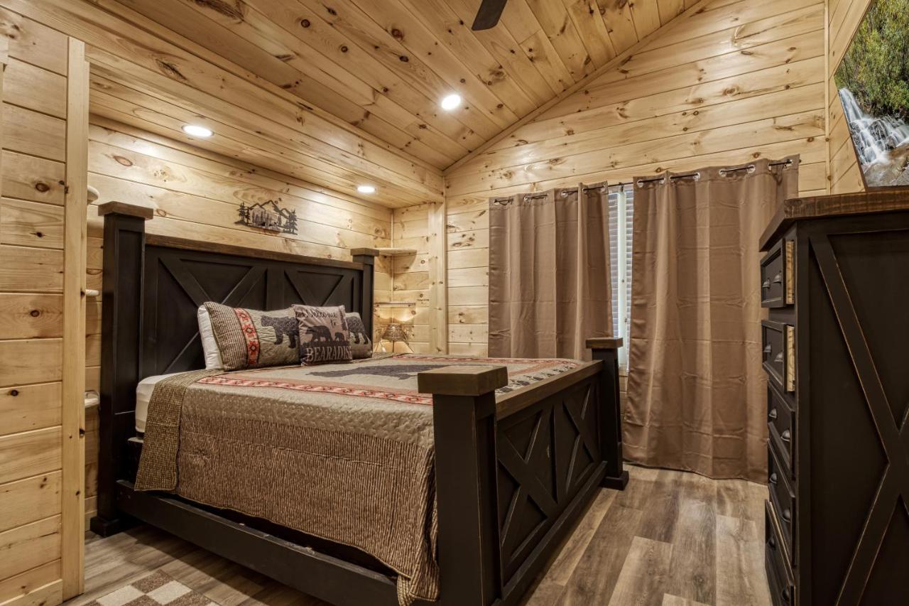 Hidden Creek, Pool Table, Hot Tub, 1089 Free Tickets Each Paid Day, Dollywood And More Gatlinburg Exterior photo