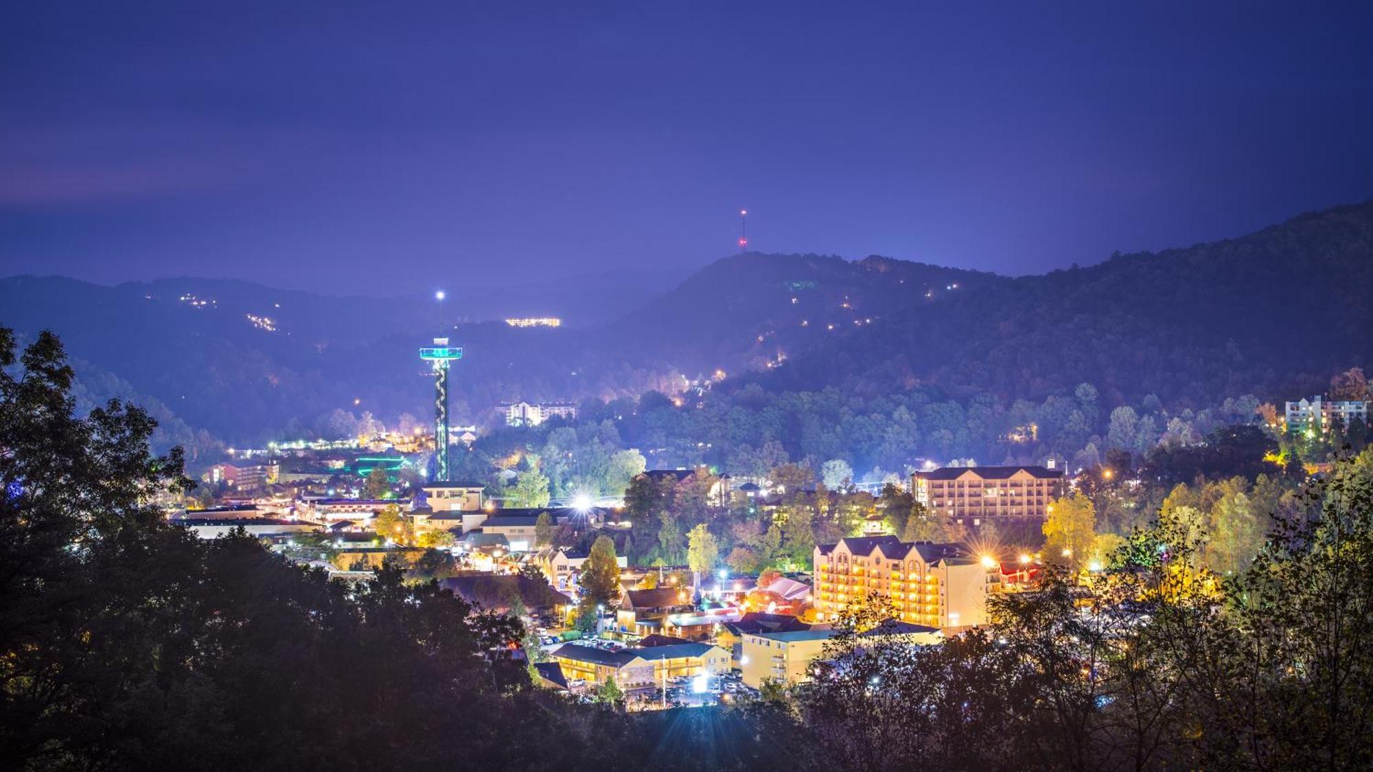 Hidden Creek, Pool Table, Hot Tub, 1089 Free Tickets Each Paid Day, Dollywood And More Gatlinburg Exterior photo