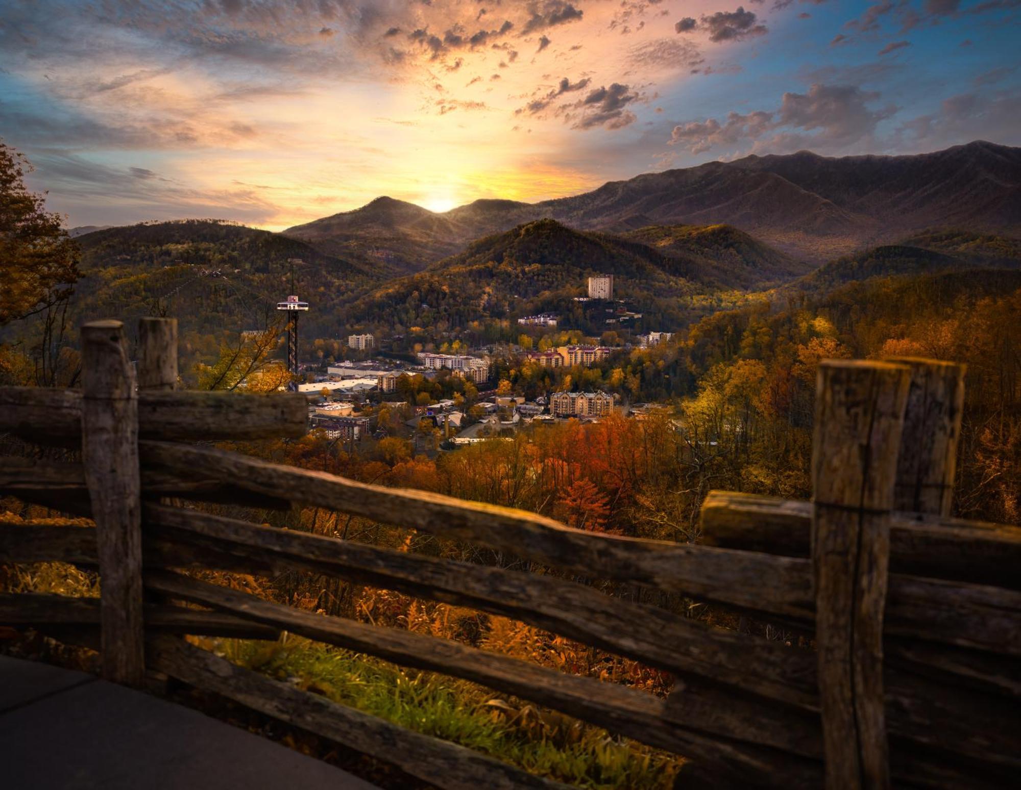 Hidden Creek, Pool Table, Hot Tub, 1089 Free Tickets Each Paid Day, Dollywood And More Gatlinburg Exterior photo